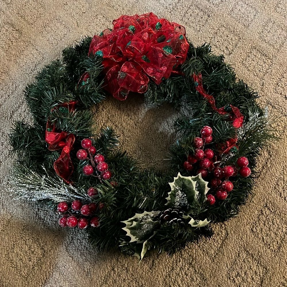 Handcrafted Christmas Wreath w/Pine Cone & Berries